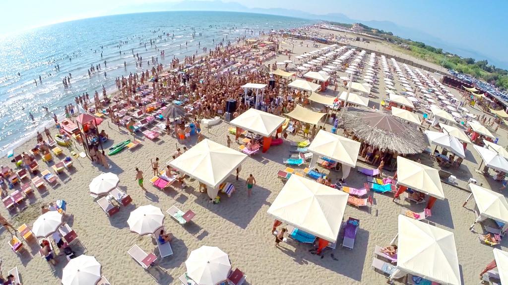 Complesso Turistico Ricettivo L'Oasi Del Golfo Di Salerno Lägenhet Battipaglia Exteriör bild
