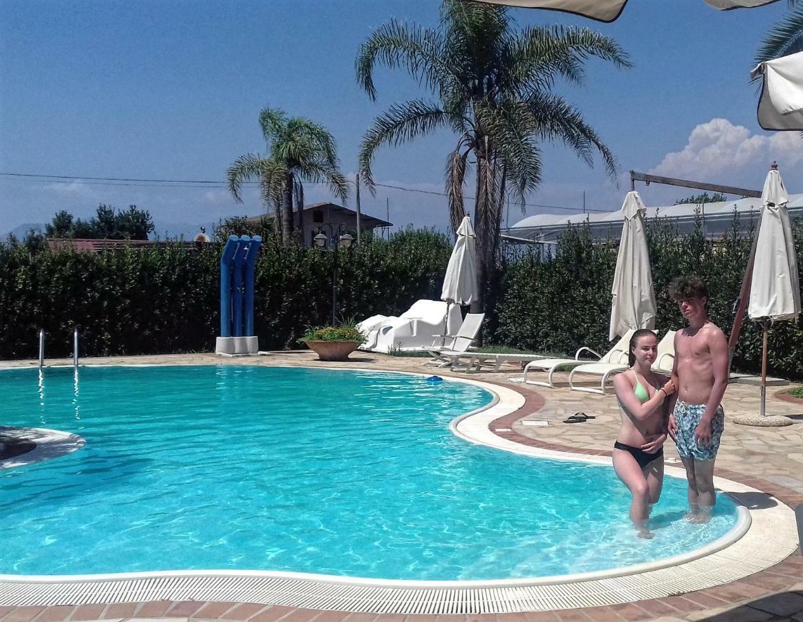 Complesso Turistico Ricettivo L'Oasi Del Golfo Di Salerno Lägenhet Battipaglia Exteriör bild